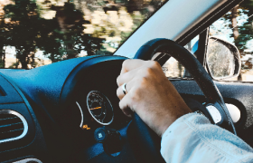 哪吒汽车“渡劫”