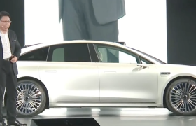 余承东摸着雷军大冒险