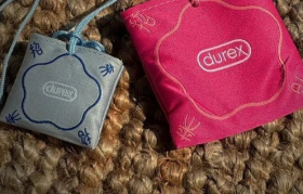 杜蕾斯史上“最社死”七夕周边，污得很高级哈哈哈