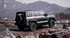 别再劝中国车企内卷了