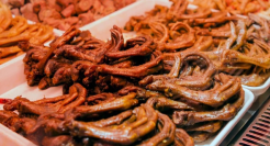 卤味三巨头，留不住年轻人