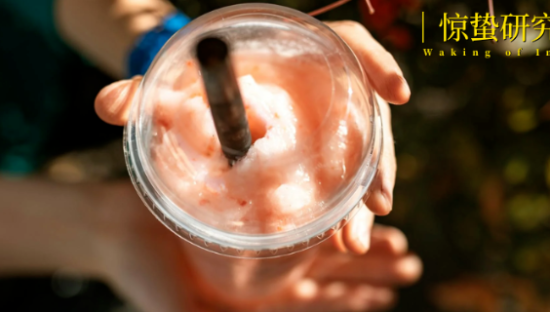 2024新茶饮：不卷产品，卷周边