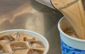 糟了！瑞幸开始认真做轻乳茶了