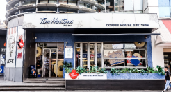 GAP × Tims 让自在加「贝」