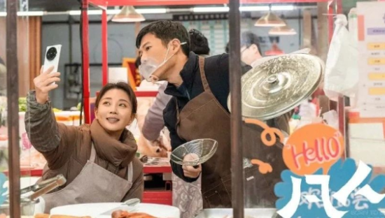 《凡人歌》，一边被骂一边爆火