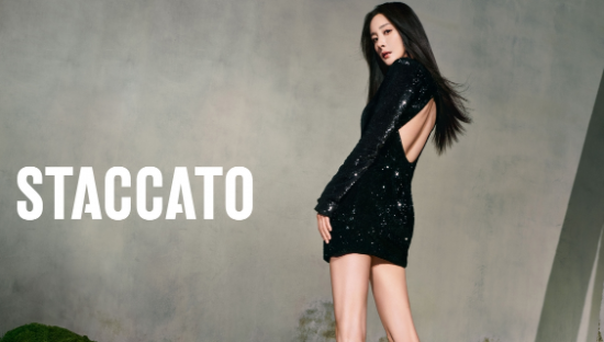 STACCATO思加图×杨幂：骑士造型干练飒爽