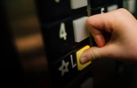 电梯广告暴富，瑞幸们都有责任