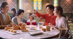 三得利乌龙茶的AI味广告，逼疯全网广东人！