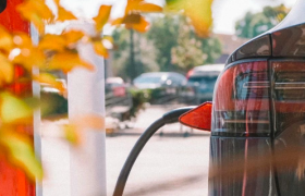 新造车，得混动者得天下