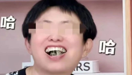 江歌妈妈“卖惨式”带货？比小杨哥还疯狂！