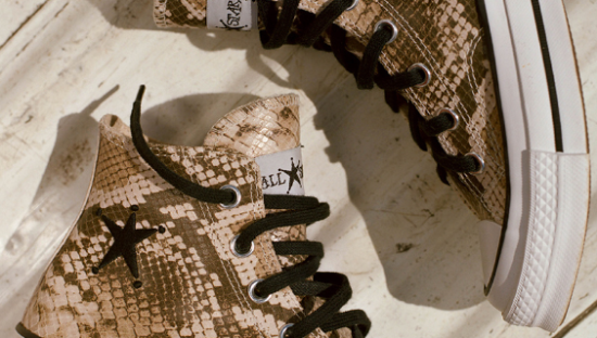 匡威携手 Stüssy 诠释野性蛇纹