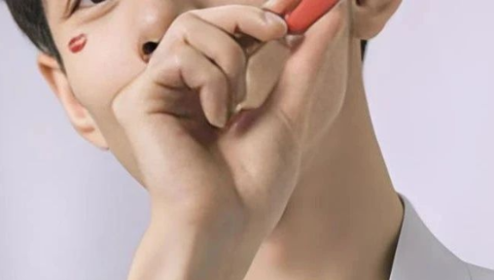 淘宝李佳琦爆发，京东又叫板李佳琦