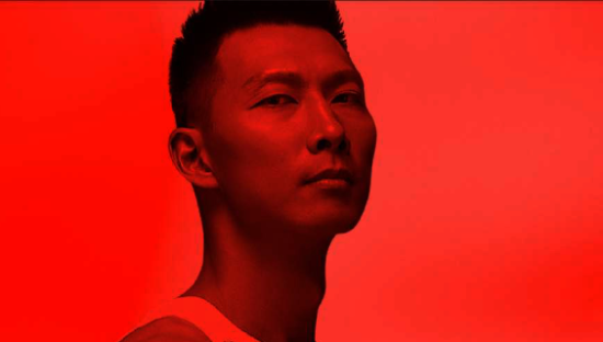 易建联卷入“不雅照”风波，炸出一堆品牌公关！