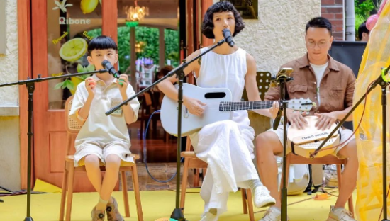 一场谷维多稻田音乐会，让我们和“扫兴父母”和解了