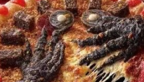 必胜客推出万圣节鬼手披萨，脑洞真绝了！