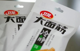 从“辣条刺客”到“双标”危机，卫龙增长神话如何演绎？