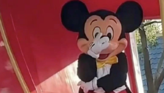 迪士尼全员“爆改”向佐？网友：向佐的风还是吹到了迪士尼！