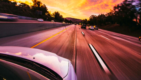 新造车10月成绩单：“老大”理想微跌，零跑小鹏创新高