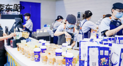 瑞幸，攻入星巴克腹地