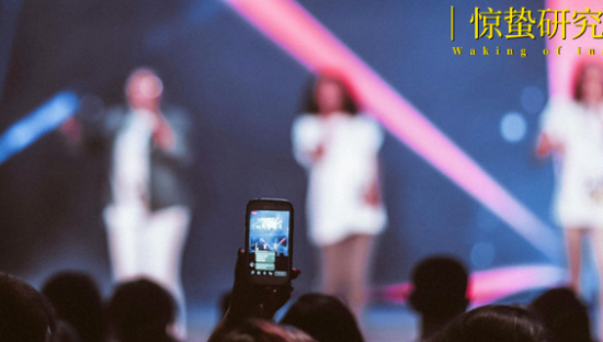 过气网红，夜店再就业