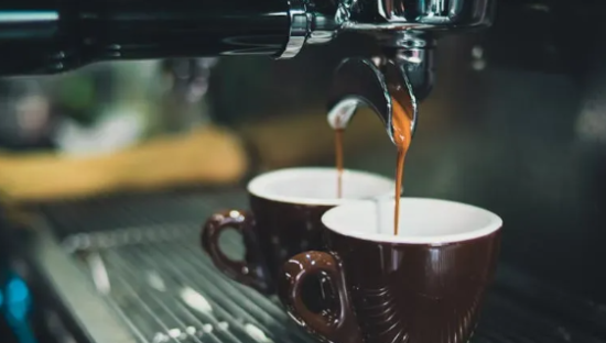 挪瓦咖啡玩弄的不是对手，是房东