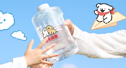 农夫山泉×线条小狗联名动画：万物可爱，好水相伴