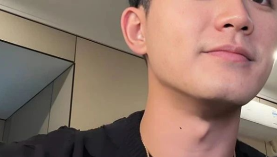 又一个李佳琦？北大网红嘲讽00后找不动工作