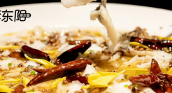 太二酸菜鱼，夹缝中尴尬求生