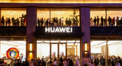 华为 ×《人物》讲述 Mate 背后的「相伴」故事