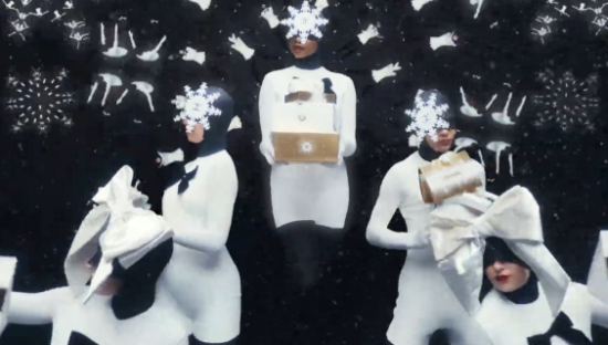 香奈儿圣诞假日短片：雪花带来的冬日奇想