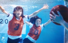 三得利：水下实拍，在水中看到过去20年的自己