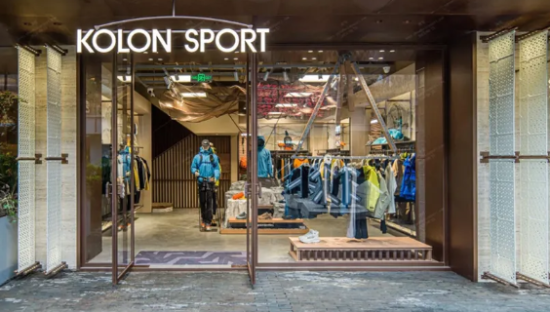 90后安踏大公子的新品牌，卖爆了