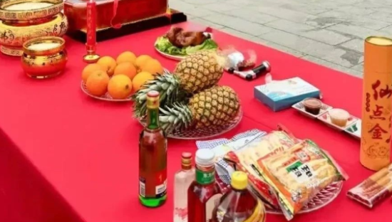 香奈儿杭州大秀，旺旺成“贡品”了？