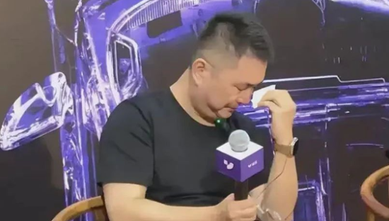 极越崩塌后，雷军又被封神了