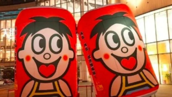 旺旺攀上“最强金主”，网友：已经买不起了...