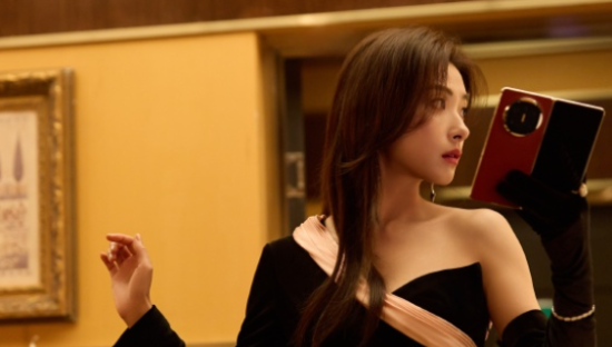 万茜和阿如那化身特工？又被「华为影业」惊艳到了！