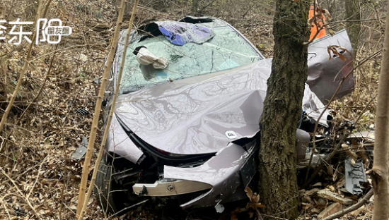 小米SU7坠崖，雷军又一次封神了