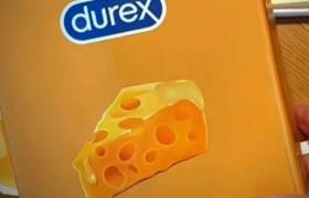 杜蕾斯“奶酪蛋糕”高级污，网友：你真是饿了！