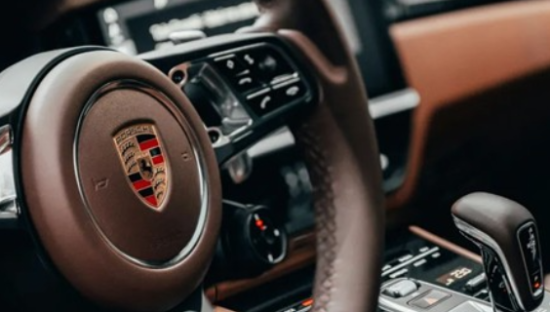 保时捷又见裁员，是被新能源汽车逼的吗？