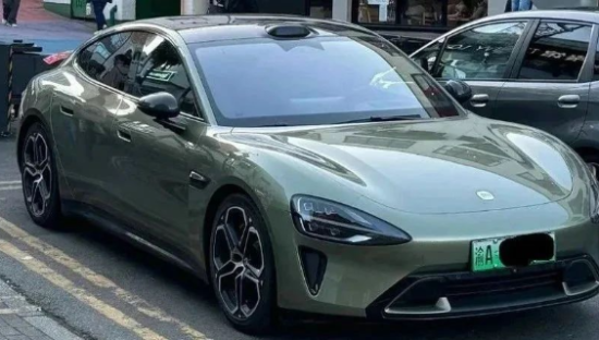 小米SU7惊现英国街头，雷军要出海了！