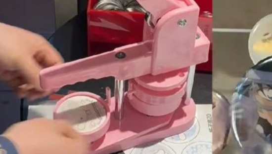 海底捞免费自印吧唧？还是太全面了！