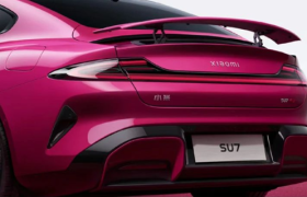 SU7最美配色亮相，首发车主破防了！