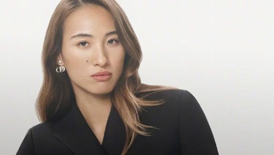 挤进迪奥名利场，郑钦文狂爆金币3个亿！