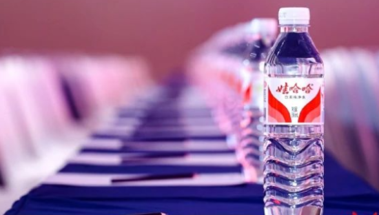 娃哈哈深陷“年终奖风波”，宗馥莉又被审判了