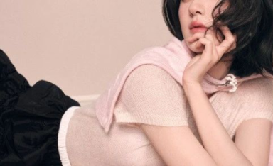 轮椅上的赵露思，依旧是品牌们的宠儿