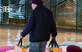 2万一件！大批“黄牛奶奶”爆炒始祖鸟