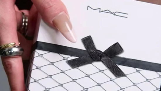 杜蕾斯与MAC情人节联名？网友：太社死了