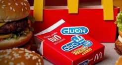 麦当劳x杜蕾斯出情人节周边？网友：吃一套做一套…