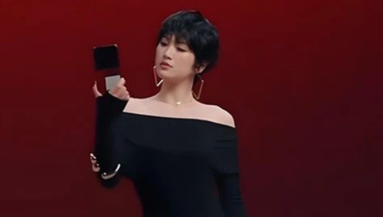 业界首款阔折叠，华为“二公主”救不了Pura X