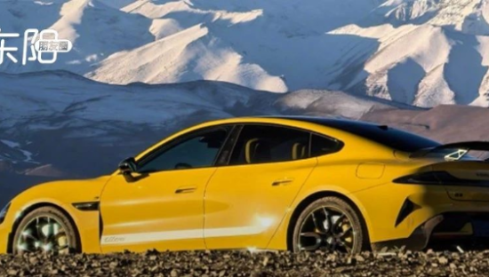 时速150飙车，小米SU7 Ultra车主吓懵雷军